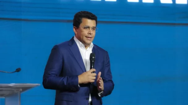 Asociación de Baloncesto dedica su 45 torneo al ministro de Turismo