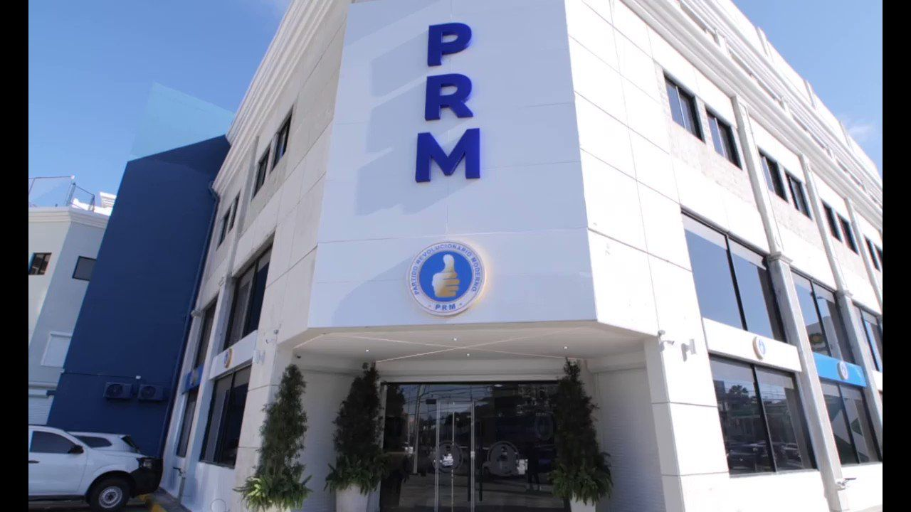 PRM suspende celebración por cinco años de gestión de Abinader tras solicitud del presidente